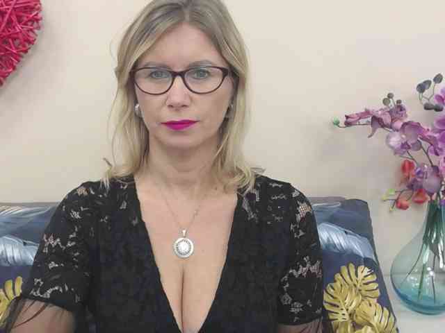 DoreenKiss webcam
