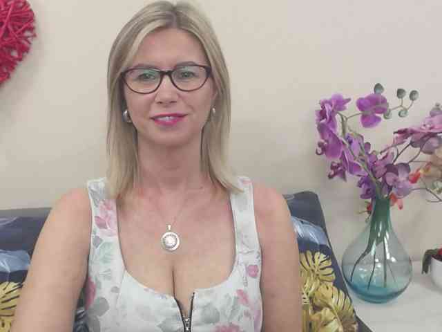 DoreenKiss webcam