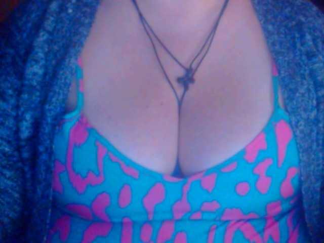 Explore Mayalove4u, she wants to masturbate for you mayalove4u from BongaCams