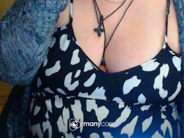 mayalove4u Live Webcam on BongaCams
