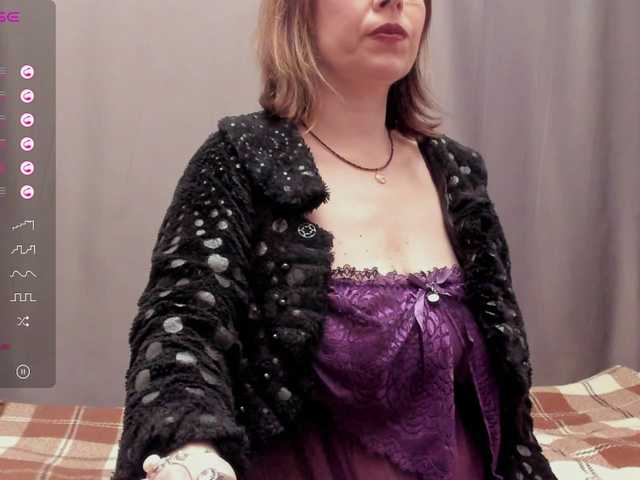 KarolineCherr's BongaCams show and profile