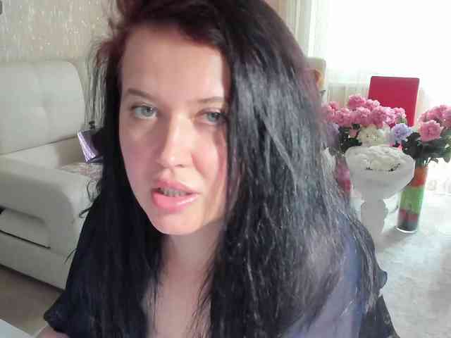 LoveCatsuit webcam