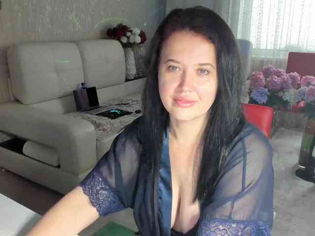 LoveCatsuit webcam