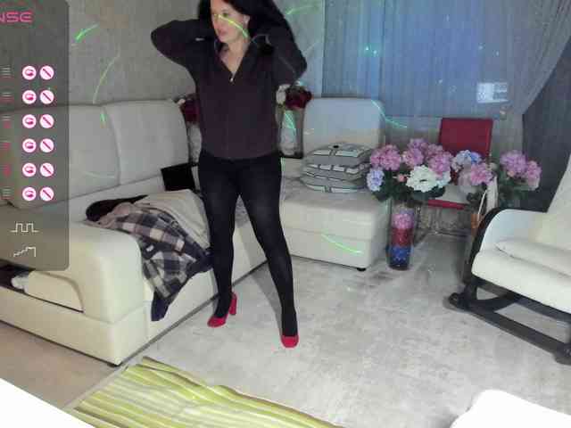 LoveCatsuit webcam