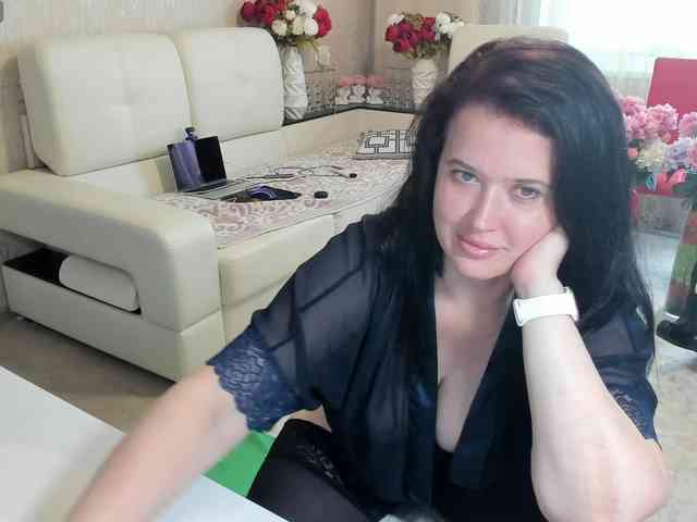 LoveCatsuit webcam