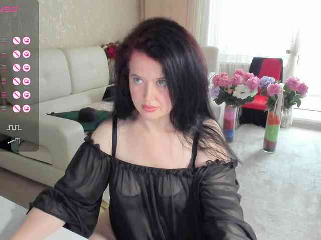 LoveCatsuit webcam