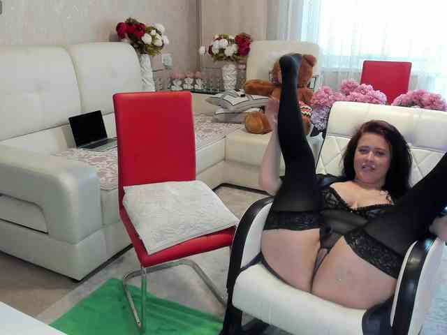 LoveCatsuit webcam