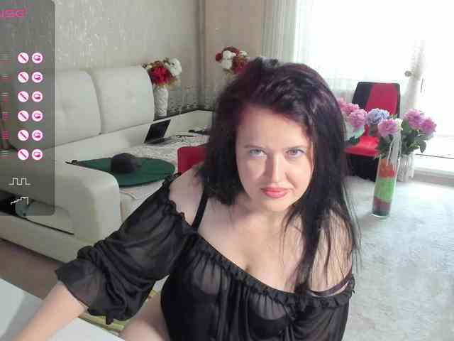 LoveCatsuit webcam