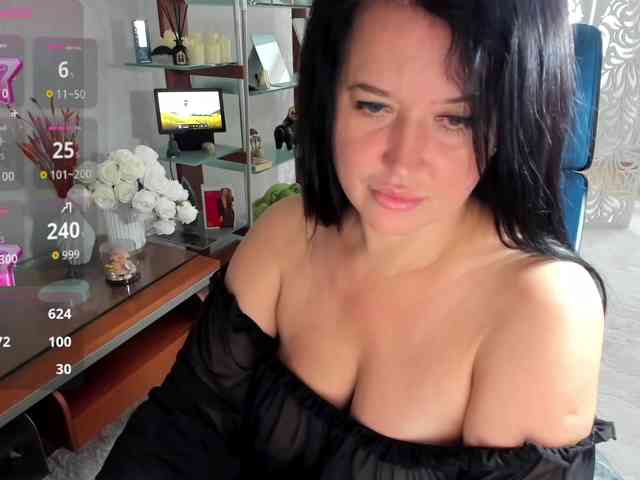 LoveCatsuit Live Webcam on BongaCams