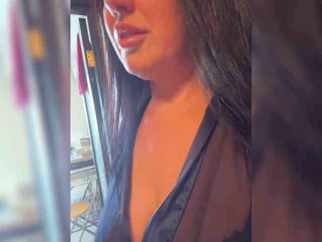 LoveCatsuit webcam