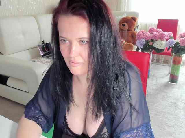 LoveCatsuit webcam