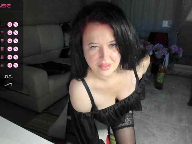 LoveCatsuit webcam