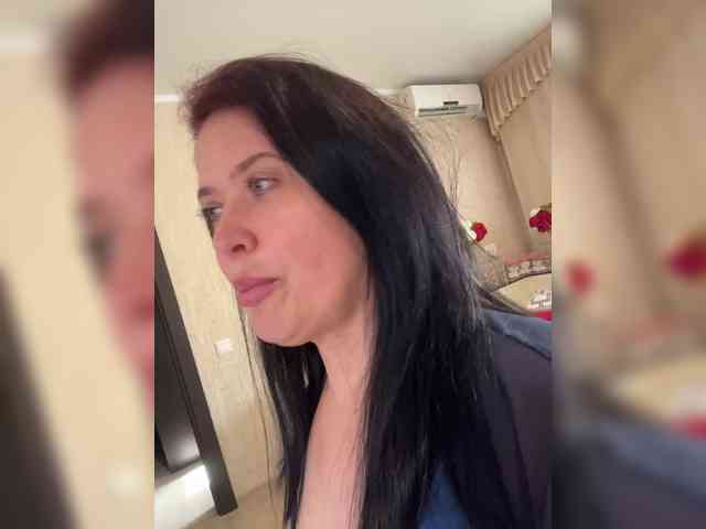 LoveCatsuit webcam