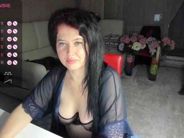 LoveCatsuit webcam