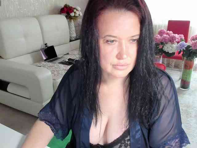 LoveCatsuit webcam