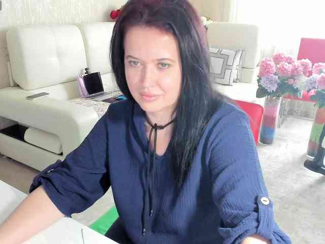 LoveCatsuit webcam
