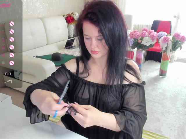LoveCatsuit webcam