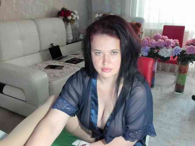 LoveCatsuit webcam