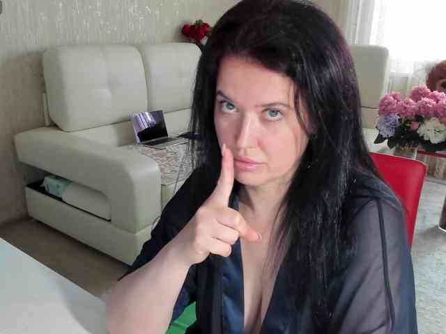 LoveCatsuit webcam
