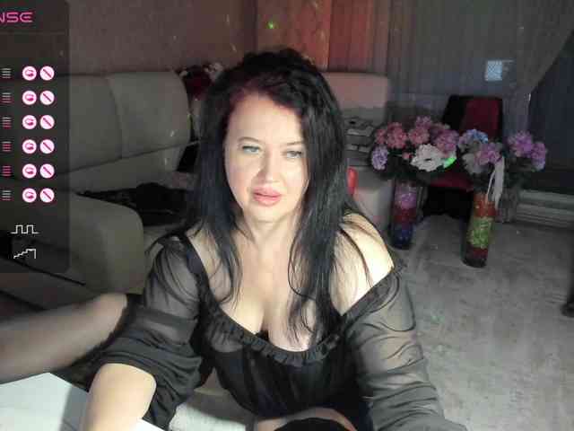 LoveCatsuit webcam
