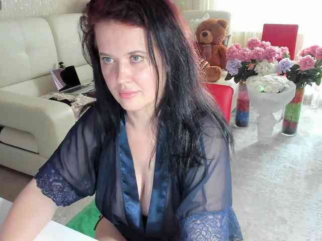 LoveCatsuit webcam