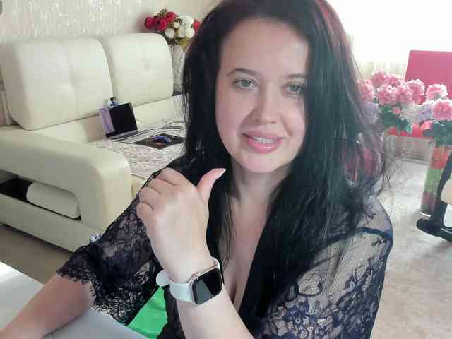 LoveCatsuit webcam