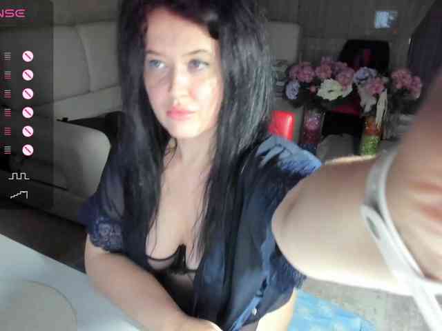 LoveCatsuit webcam