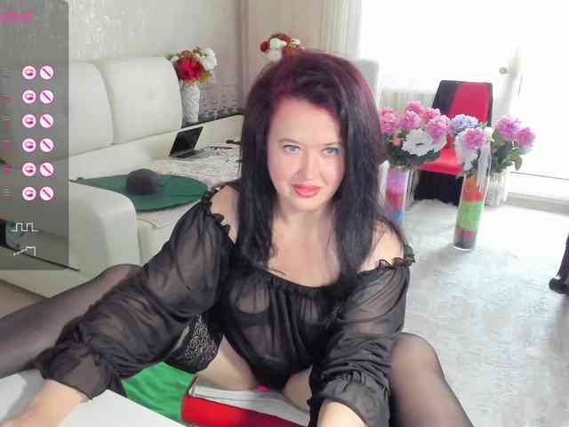 LoveCatsuit webcam