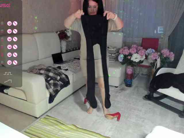 LoveCatsuit webcam