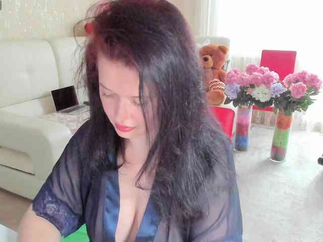 LoveCatsuit webcam