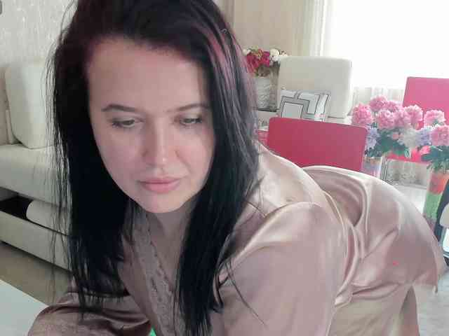 LoveCatsuit webcam