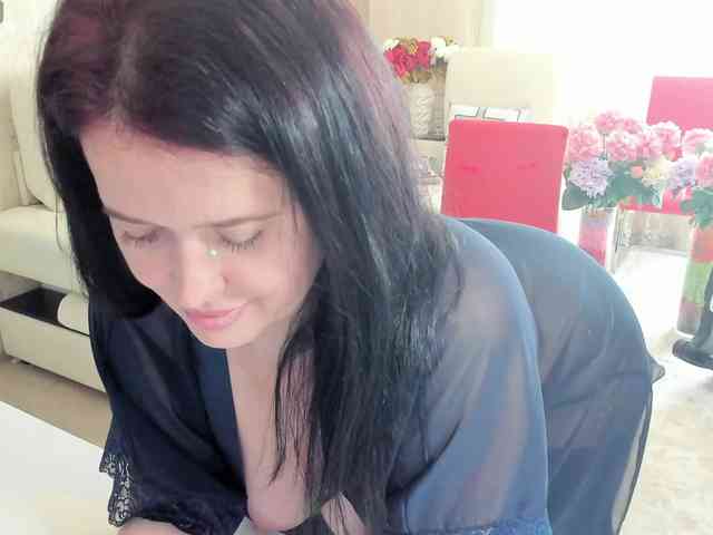 LoveCatsuit webcam