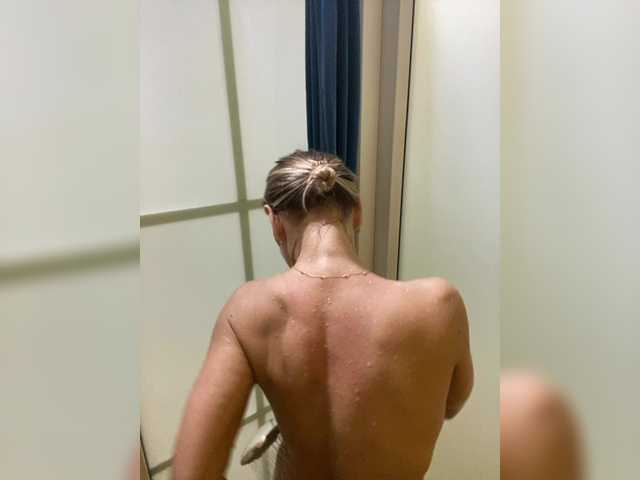 Lisa1225's BongaCams show and profile