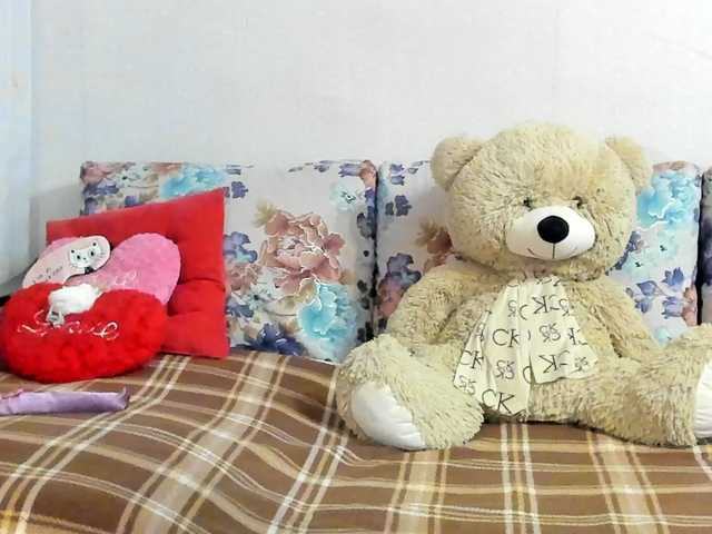 Lisa1225's BongaCams show and profile