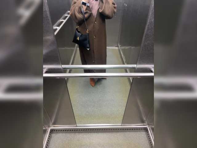 Lisa1225's BongaCams show and profile