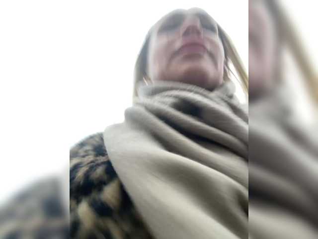 Lisa1225's BongaCams show and profile