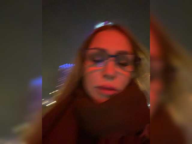 Lisa1225's BongaCams show and profile