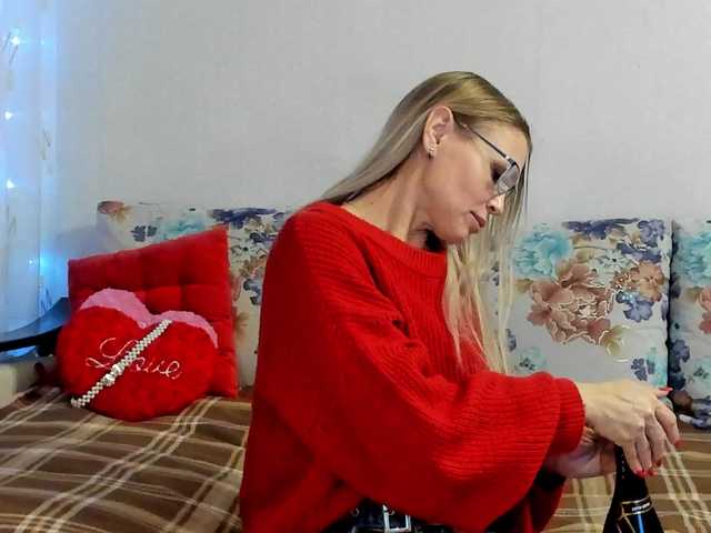 Lisa1225's BongaCams show and profile