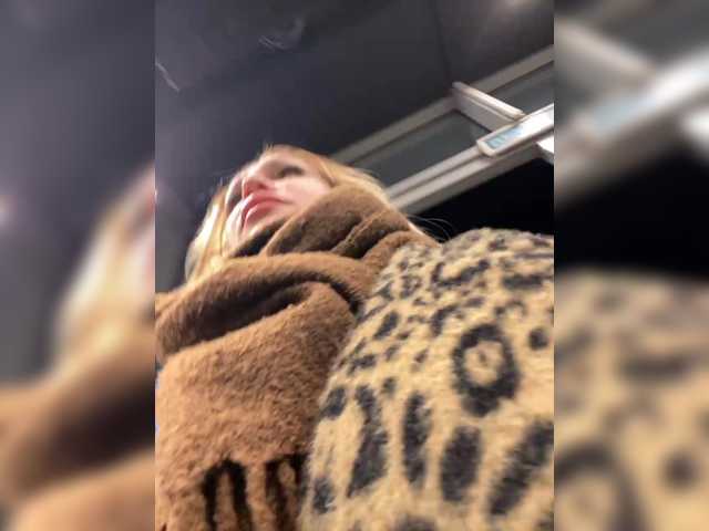 Lisa1225's BongaCams show and profile