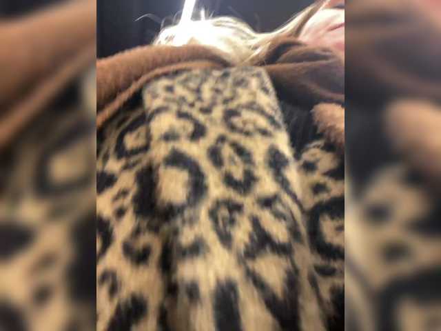 Lisa1225's BongaCams show and profile