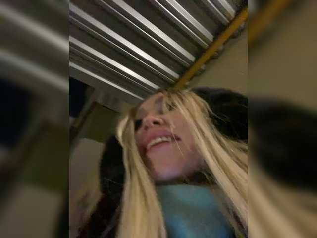 Lisa1225's BongaCams show and profile