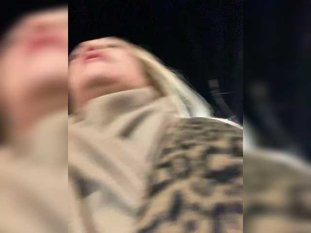 Lisa1225's BongaCams show and profile