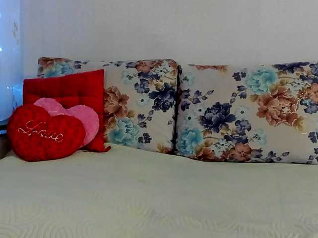 Lisa1225's BongaCams show and profile