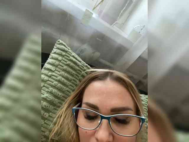 Lisa1225 webcam