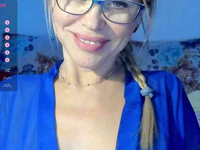 Lisa1225 Live Webcam on BongaCams