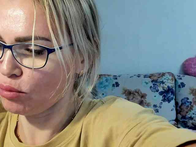 Lisa1225 Live Webcam on BongaCams