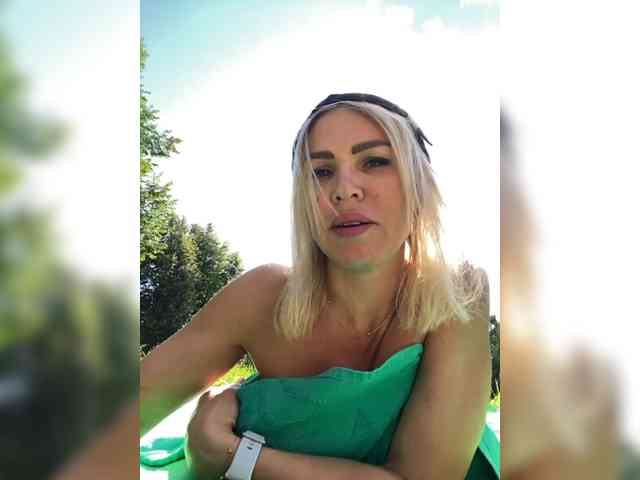 Lisa1225 webcam