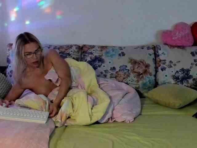 Lisa1225 webcam