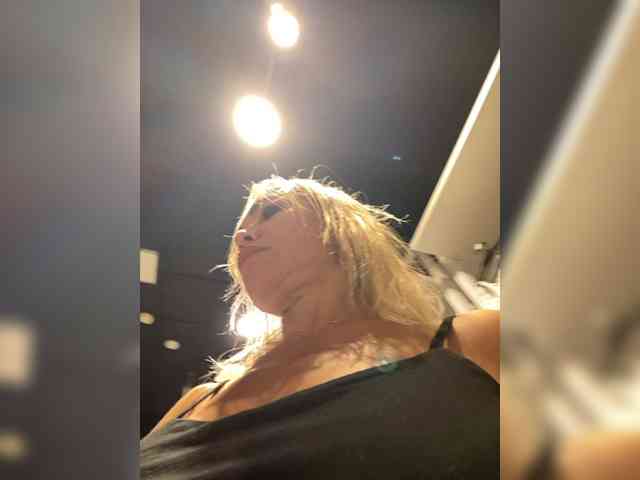 Lisa1225 webcam