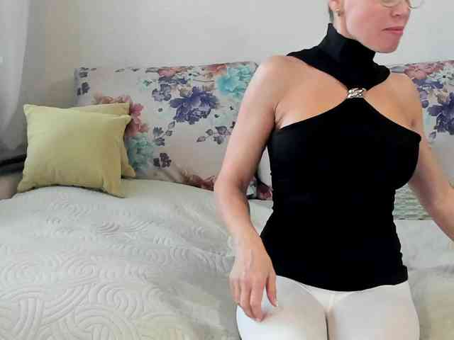 Lisa1225 webcam